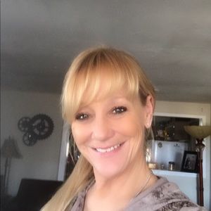 Meet your Posher, Pamela